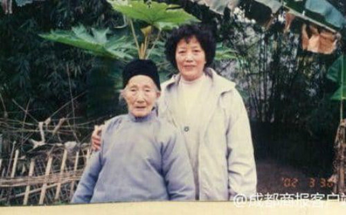 Người lạ đóng vai con gái để mẹ già sống bình an đến trăm tuổi