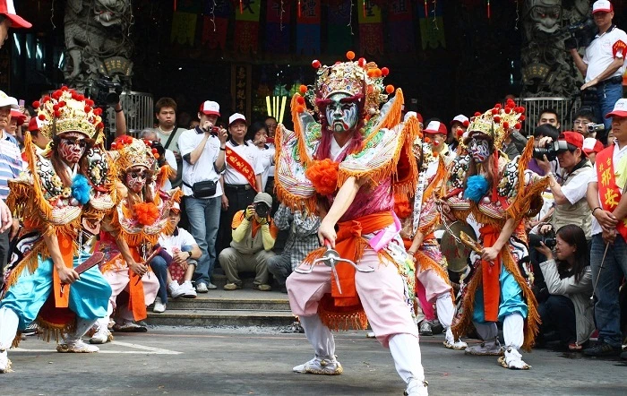 Những giáo phái khác thường ở châu Á