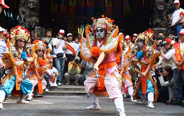 Những giáo phái khác thường ở châu Á