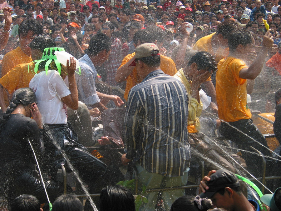 Những giáo phái khác thường ở châu Á