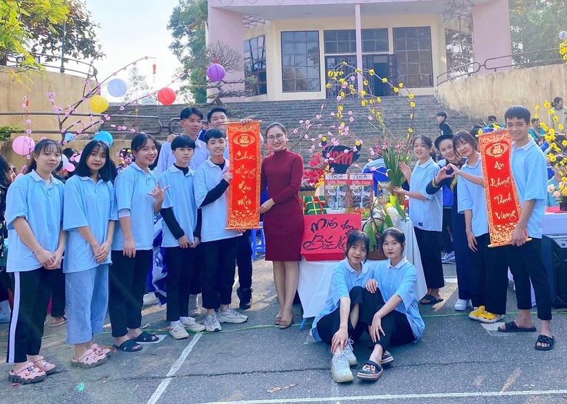 Những sản vật đặc sản của núi rừng được các em học sinh thể hiện, trưng bày tỉ mỉ.