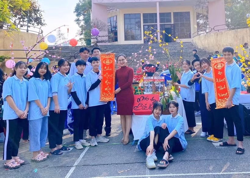 Những sản vật đặc sản của núi rừng được các em học sinh thể hiện, trưng bày tỉ mỉ.