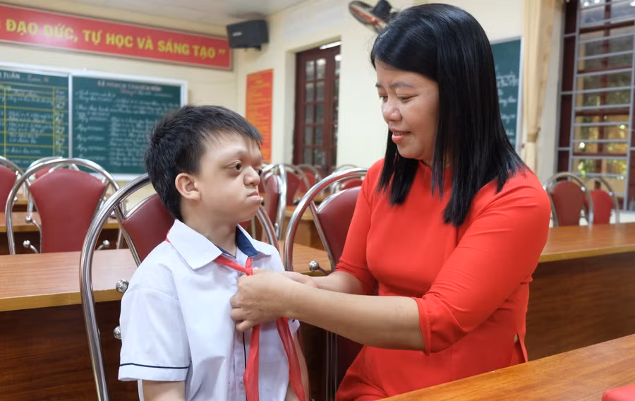 Chia sẻ về cậu học trò Nguyễn Minh Vũ, cô giáo Lê Thị Hưng luôn dành những tình cảm đặc biệt nhất. (Ảnh: NT).