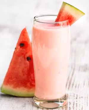 Sữa mất nhiều thời gian để tiêu hóa hơn dưa. (Ảnh: ITN)