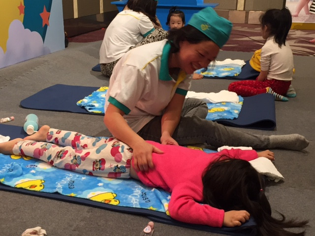 Nuôi con khoa học tốt cho cả bé và mẹ