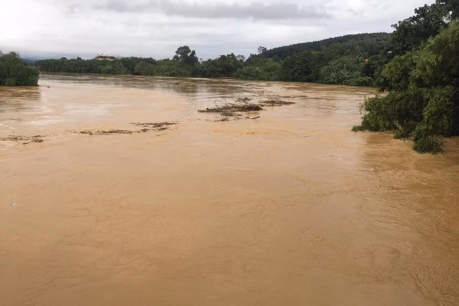 Nước sông Giăng dâng cao khiến nhiều xã thuộc huyện Thanh Chương, Nghệ An bị ngập.