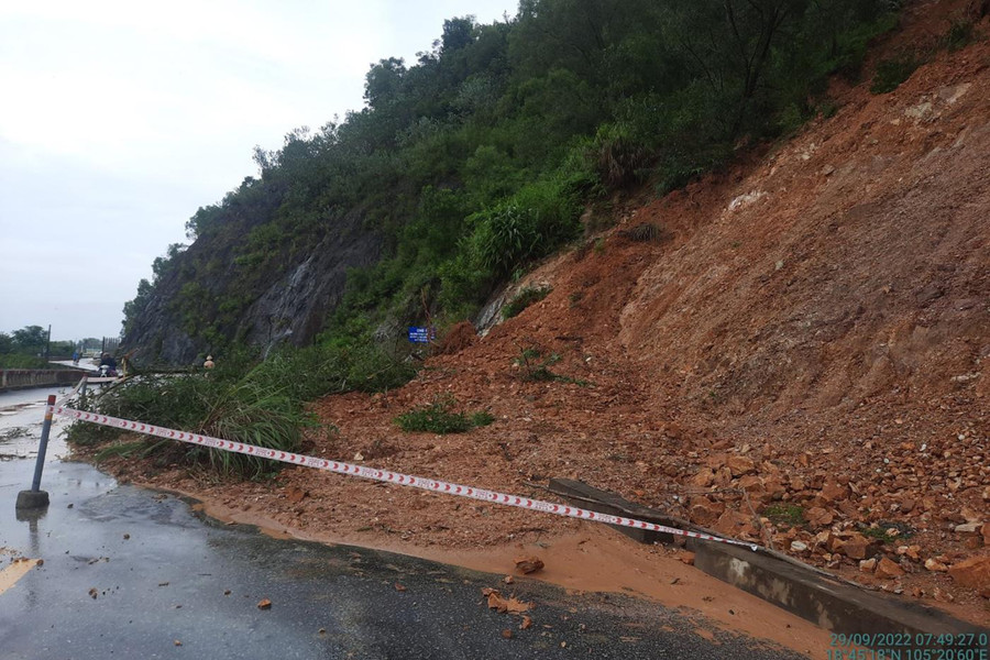 Rú Nguộc thuộc xã Thanh Ngọc, huyện Thanh Chương bị sạt lở nghiêm trọng. Rú Nguộc thuộc xã Thanh Ngọc, huyện Thanh Chương bị sạt lở nghiêm trọng.
