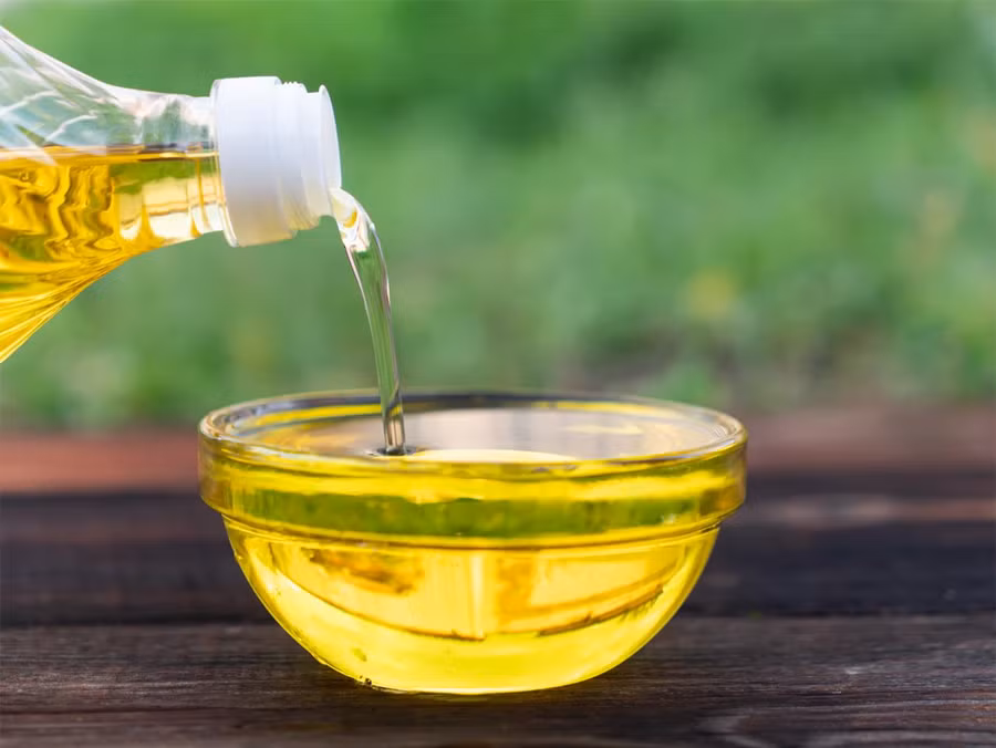 Dầu ăn là một trong những cách chúng ta tiêu thụ chất béo. (Ảnh: ITN)