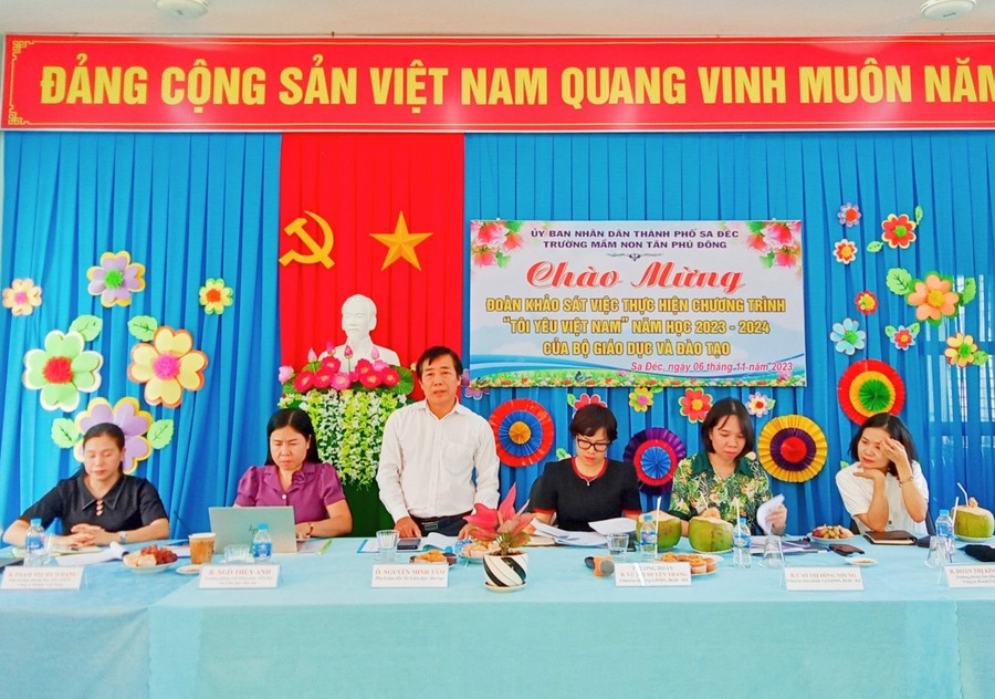 Ông Nguyễn Minh Tâm - Phó Giám đốc, Sở GDĐT tỉnh Đồng Tháp chia sẻ tại buổi tiếp và làm việc với Đoàn khảo sát