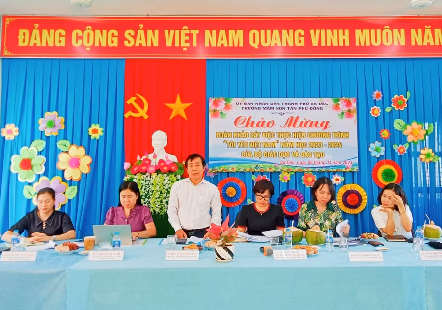 Ông Nguyễn Minh Tâm - Phó Giám đốc, Sở GDĐT tỉnh Đồng Tháp chia sẻ tại buổi tiếp và làm việc với Đoàn khảo sát