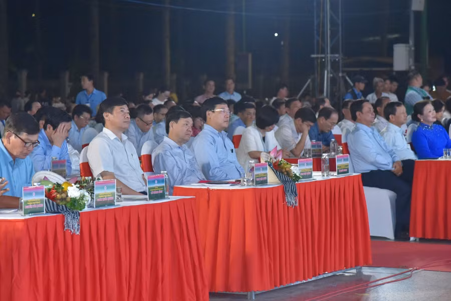 Đại biểu tham dự Lễ khai mạc Ngày hội Hội quán Đất Sen hồng năm 2023