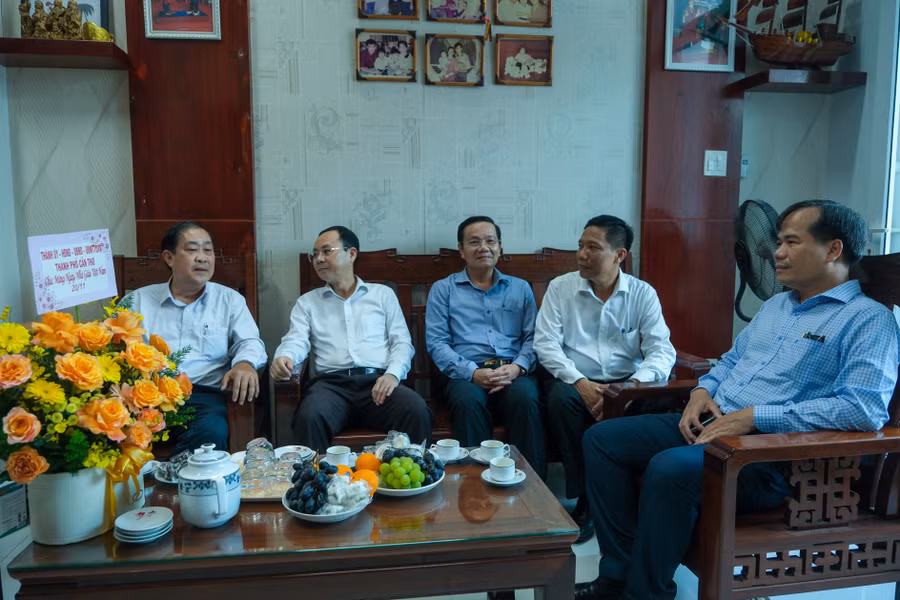 Đoàn đã đến thăm GS.TS Hà Thanh Toàn, nguyên Hiệu trưởng Trường Đại học Cần Thơ