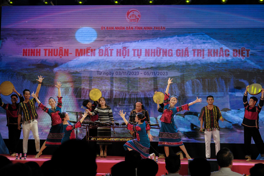 Một số tiết mục biểu diễn tại sự kiện. Một số tiết mục biểu diễn tại sự kiện.