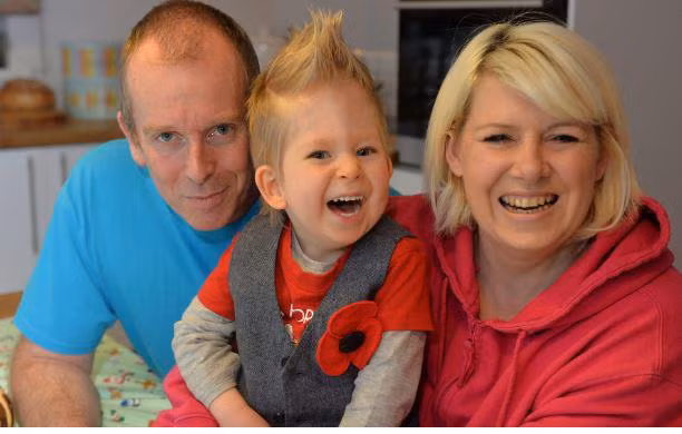 Cuộc sống diệu kỳ của cậu bé sinh ra không có não 