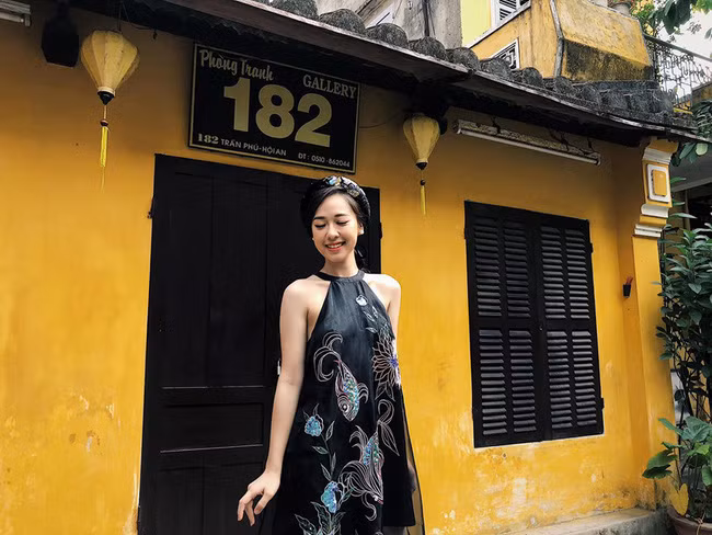 Cuộc lột xác ngoạn mục từ 83kg thành hot girl của cô gái từng ra sân bay tặng hoa cho Tổng thống Trump - Ảnh 3.