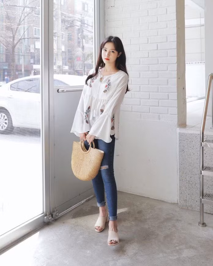 5 kiểu áo siêu điệu đà che khuyết điểm tối đa cho nàng bắp tay to ảnh 6 Empty