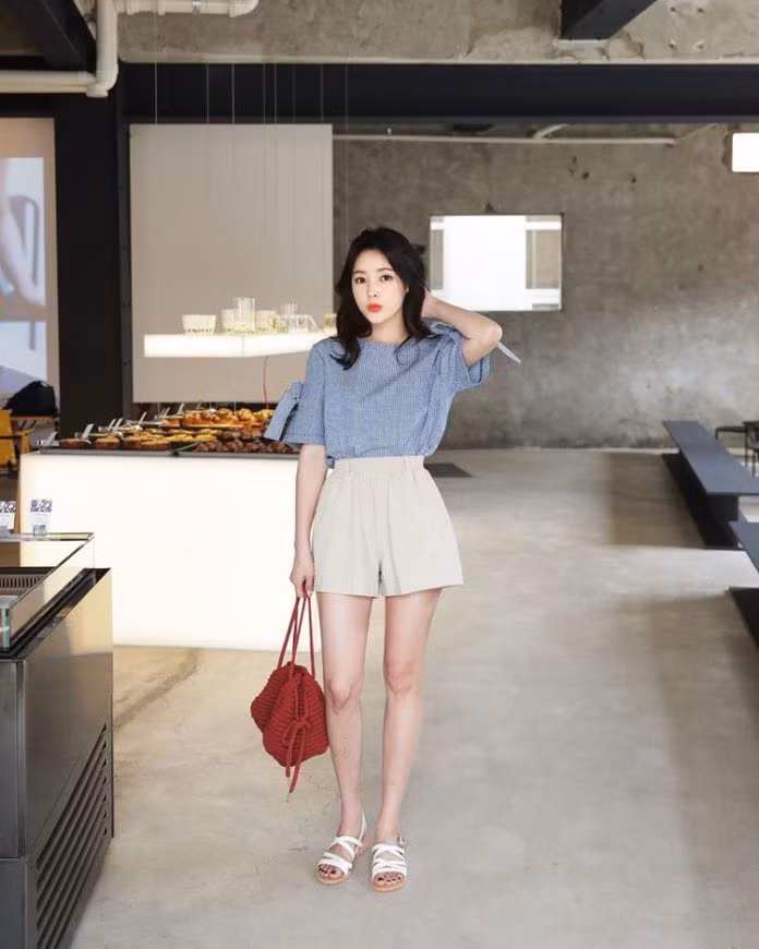 5 kiểu áo siêu điệu đà che khuyết điểm tối đa cho nàng bắp tay to ảnh 4 Empty