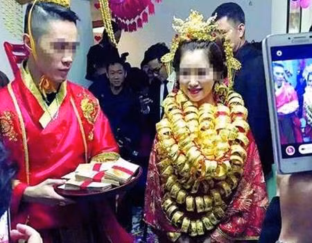 Đám cưới ngập vàng theo phong cách vua chúa 