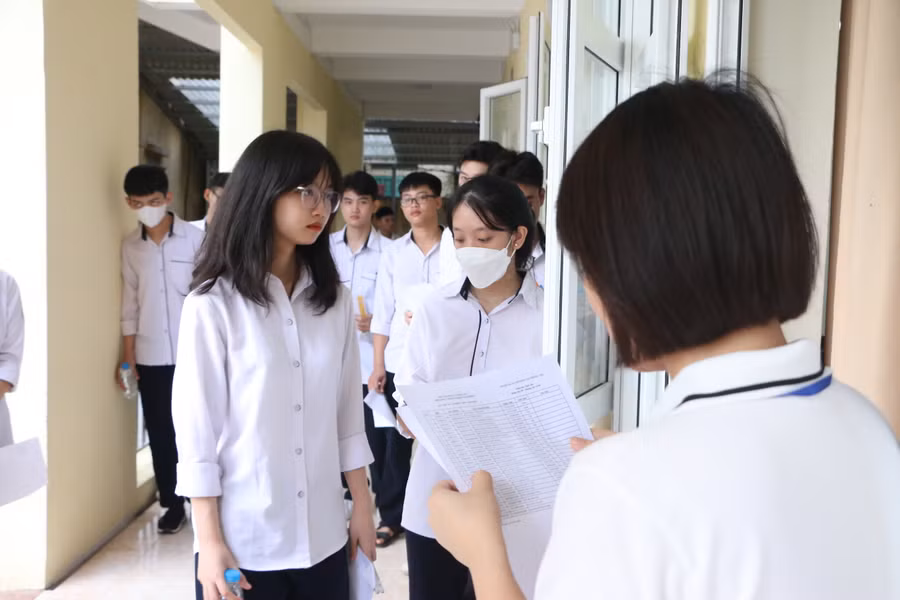 Thí sinh thi tốt nghiệp THPT năm 2023 tại Trường THPT Ngô Quyền. Ảnh tư liệu: Đình Tuệ.