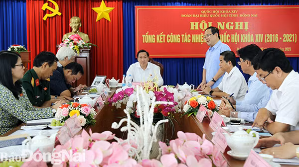 Đồng chí Quản Minh Cường, Phó Bí thư Tỉnh ủy phát biểu tại hội nghị
