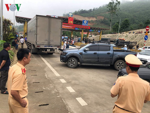 vì sao trạm bot quốc lộ 6 vừa thu người dân đã phản ứng? hình 3 vi sao tram bot quoc lo 6 vua thu nguoi dan da phan ung? hinh 3