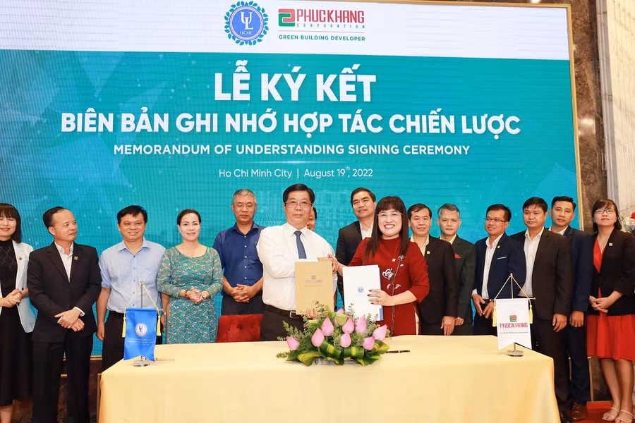 Đại diện hai bên ký kết hợp tác