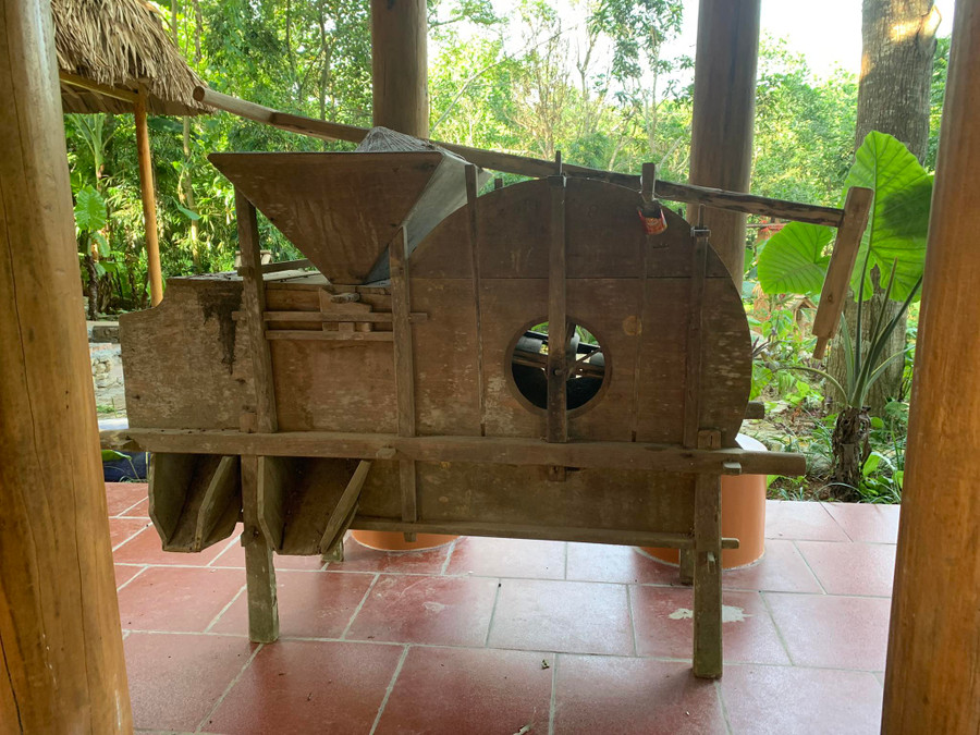 Máy quạt lúa - một trong những đạo cụ nông nghiệp được người dân tộc Sán Chay sử dụng. Máy quạt lúa - một trong những đạo cụ nông nghiệp được người dân tộc Sán Chay sử dụng.