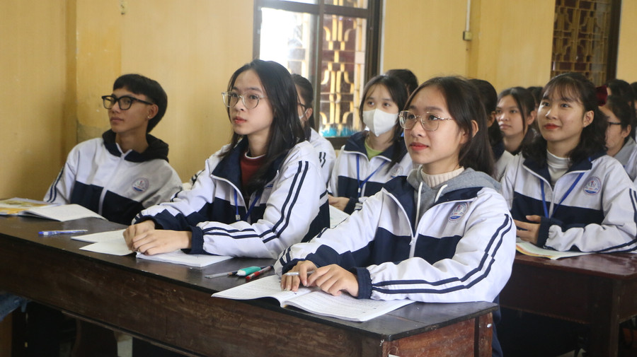Giờ học Lịch sử của học sinh Trường THPT Nam Trực. Giờ học Lịch sử của học sinh Trường THPT Nam Trực.
