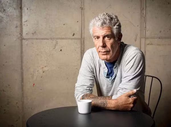  Đầu bếp Anthony Bourdain từng chia sẻ về căn bệnh trầm cảm và ý định tự tử không ít lần. 