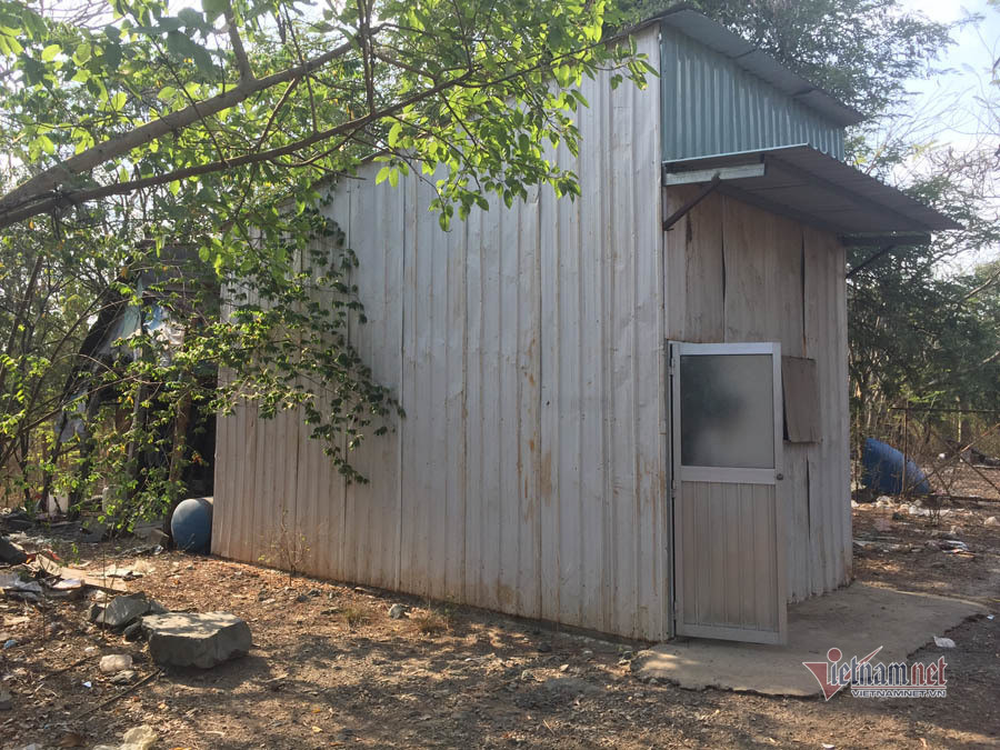 Cảnh sống không điện, nước ở xóm nghèo giữa làng đại học ảnh 2 Cảnh sống không điện, nước ở xóm nghèo giữa làng đại học