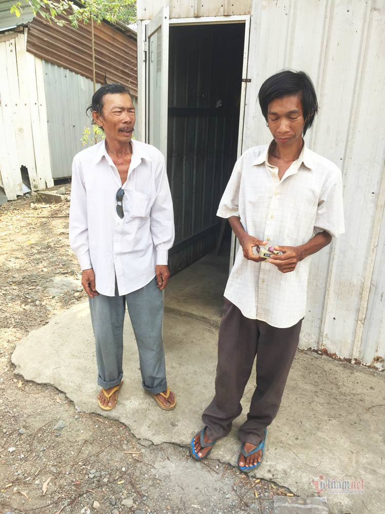 Cảnh sống không điện, nước ở xóm nghèo giữa làng đại học ảnh 1 Cảnh sống không điện, nước ở xóm nghèo giữa làng đại học