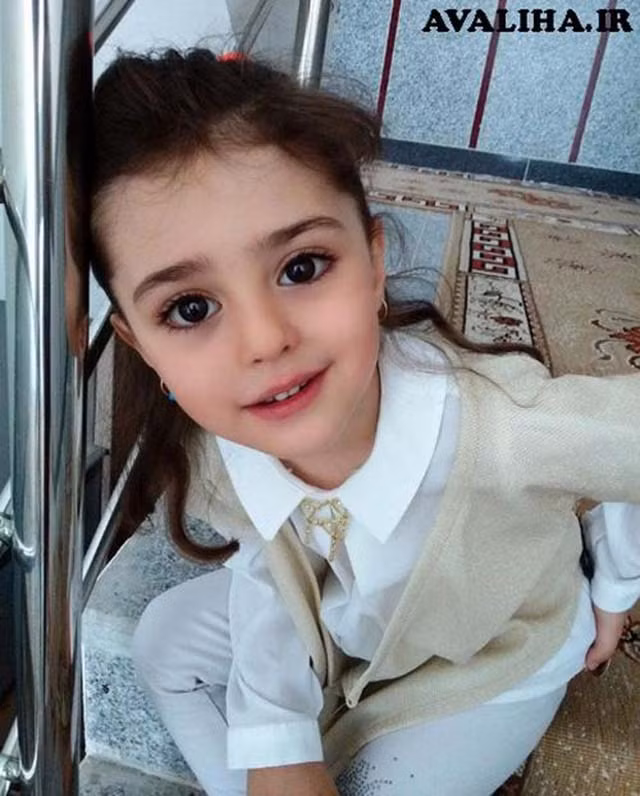 con gai qua xinh dep khien ong bo bo viec chi de bao ve con hinh anh 7