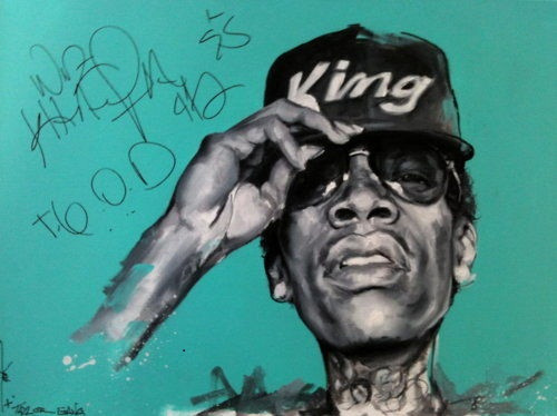 Rapper nổi tiếng Wiz Khalifa với chữ ký đầy cá tính. Rapper nổi tiếngWiz Khalifa với chữ ký đầy cá tính.