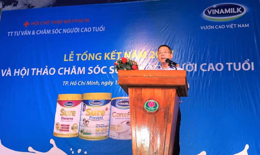 Anh Nguyễn Ngọc Thành - Giám đốc kinh doanh HCM của Vinamilk phát biểu tại hội thảo