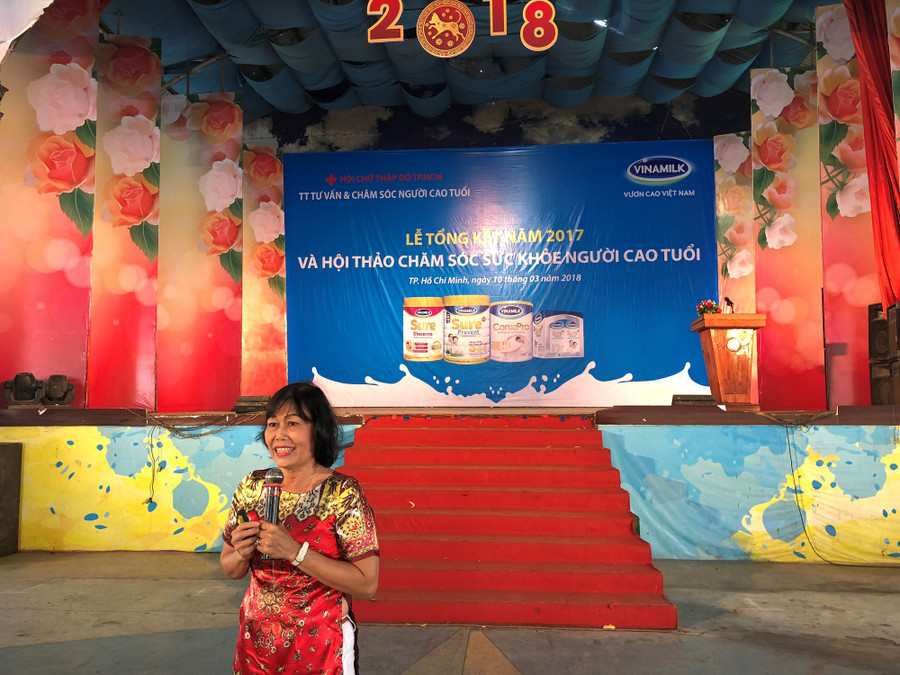 Bác sĩ Lê Kim Huệ, Nguyên Trưởng khoa Truyền thông Giáo dục sức khỏe, Trung tâm dinh dưỡng TP. HCM chia sẻ tại hội thảo. Bác sĩ Lê Kim Huệ, Nguyên Trưởng khoa Truyền thông Giáo dục sức khỏe, Trung tâm dinh dưỡng TP. HCM chia sẻ tại hội thảo.