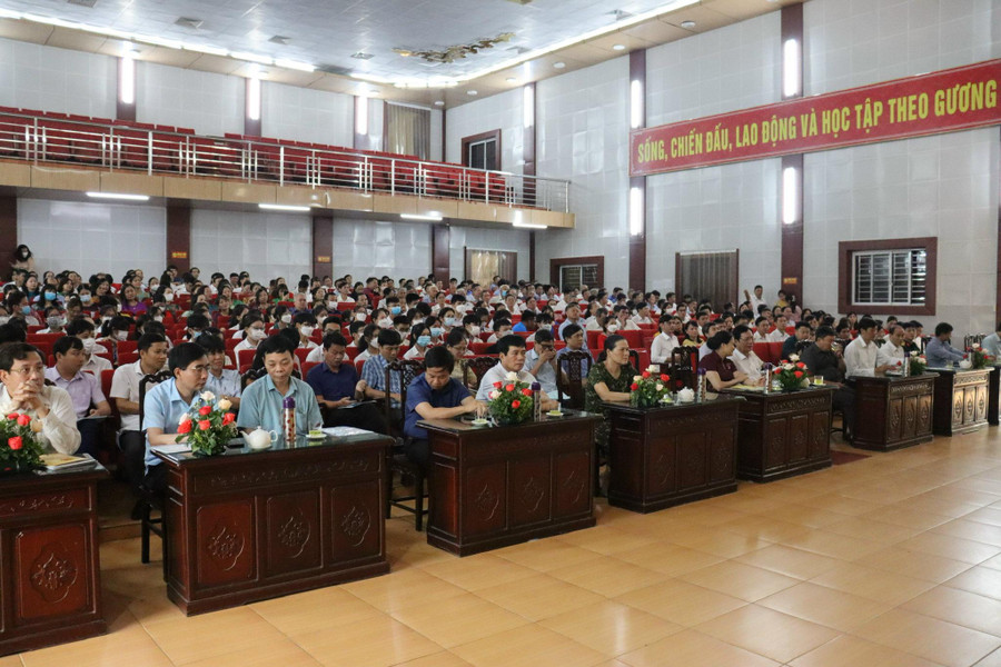 Các đại biểu tham dự hội nghị Tổng kết năm học 2021-2022 của huyện Hải Hậu. Các đại biểu tham dự hội nghị Tổng kết năm học 2021-2022 của huyện Hải Hậu.