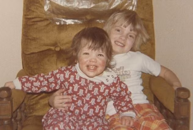 Melissa chụp ảnh cùng chị gái nuôi Tammy