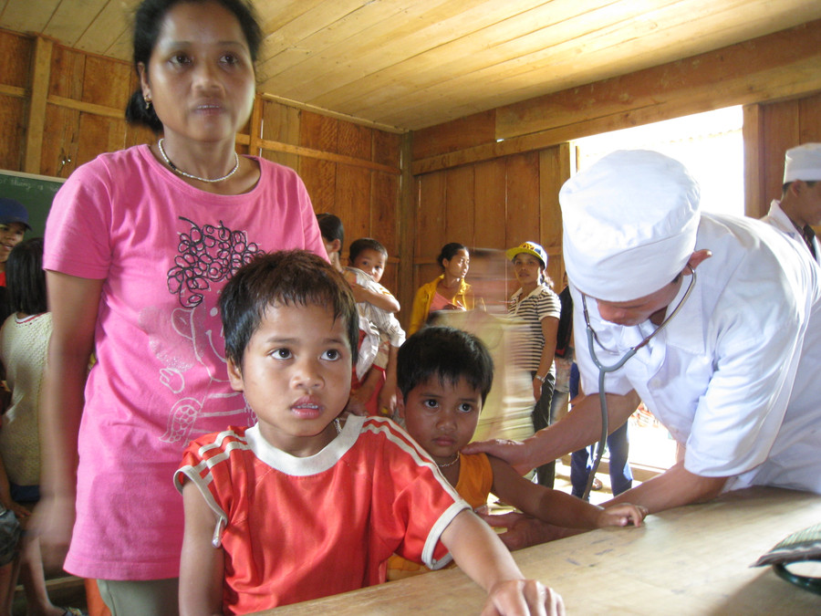 Chính quyền địa phương, đơn vị chức năng và ngành GD&ĐT đang nỗ lực phòng chống dịch bệnh giúp giáo viên, học sinh yên tâm dạy học.