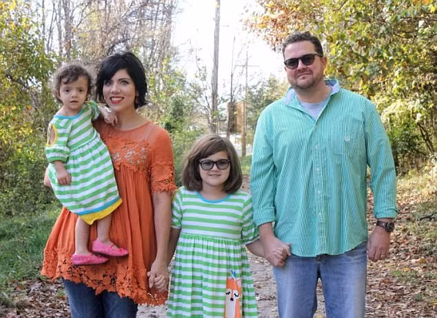 Melissa sinh con gái lớn Olivia trong chính bệnh viện mình bị bỏ lại