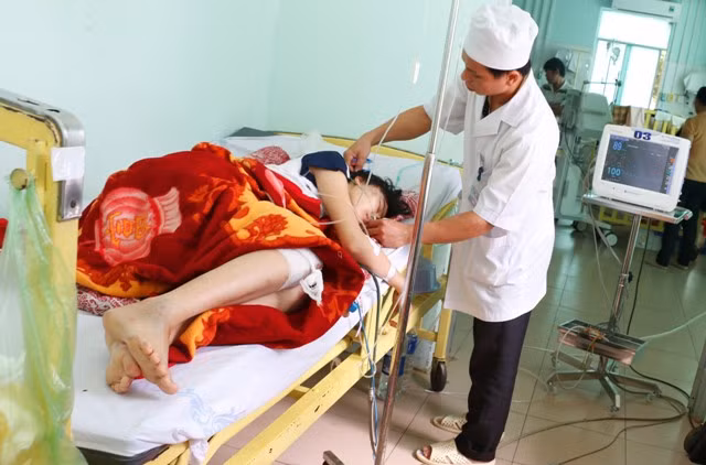 Các nạn nhân đang điều trị tại Bệnh viện Quân y 211.