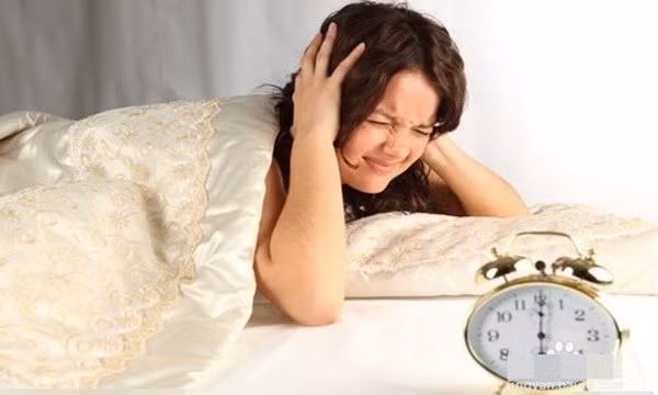 Đơn xin nghỉ việc bá đạo của cô gái đi làm trễ 17 ngày/tháng