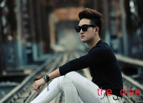 Dương Bình Minh chàng ca sĩ nuôi ước mơ ca hát bằng nghề đồng nát.