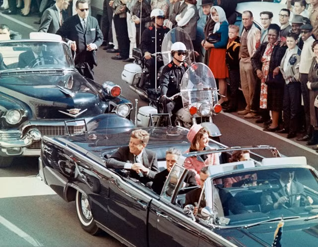  Chuyến thăm định mệnh của Tống thổng trẻ tuổi nhất Mỹ - J. F. Kennedy 