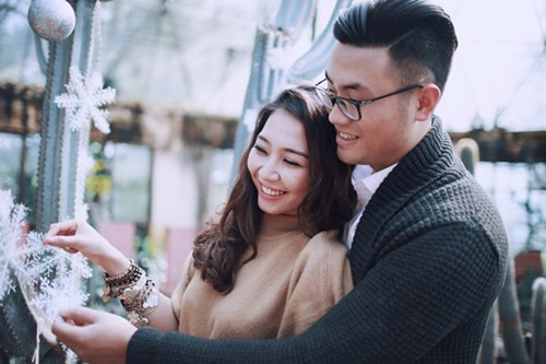 Bộ ảnh cưới độc - lạ bên cây Noel "bản xương rồng" cặp đôi Hà Thành ảnh 7