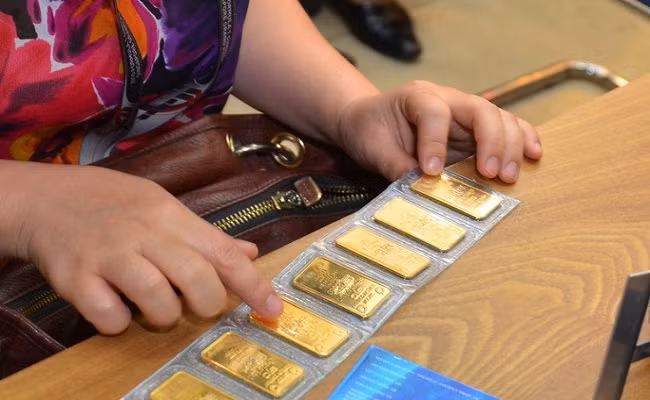 Giá vàng hôm nay giảm trượt ngưỡng