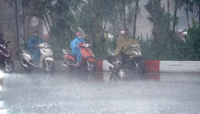 Thời tiết hôm nay Bắc Bộ mưa to, Trung Bộ mưa rào, Nam Bộ chiều tối có mưa