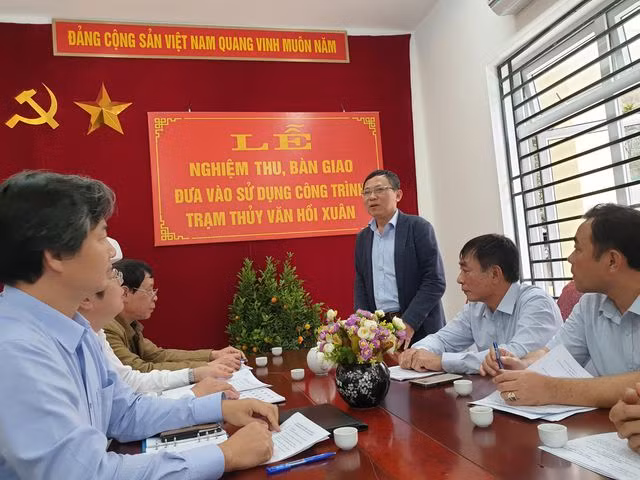 Ông Lê Thanh Hải- Phó tổng cục trưởng Tổng cục Khí tượng thuỷ văn phát biểu tại lễ bàn giao, đưa vào sử dụng Trạm thuỷ văn Hồi Xuân.