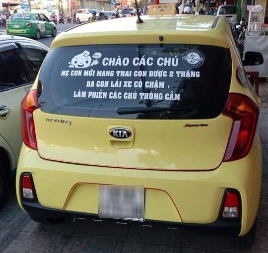 Vợ có em bé, chồng liền dán dòng thông báo khiến ai cũng mỉm cười