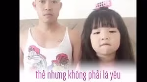 Bố và con gái “gây bão” với những clip siêu nhắng