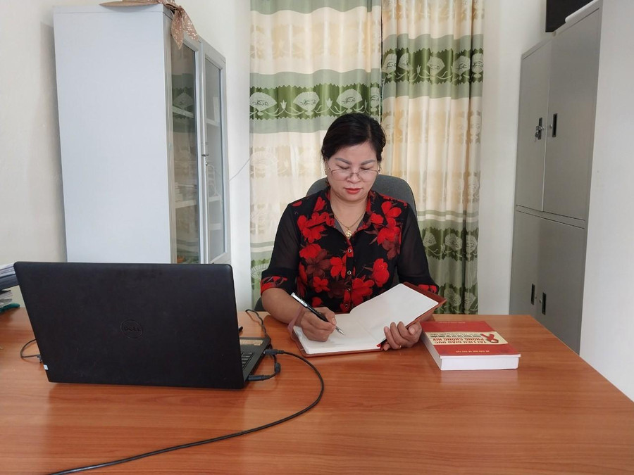 Chân dung cô Lê Thị Luyến Chân dung cô Lê Thị Luyến